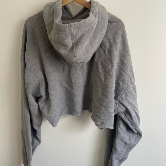 Cropped leaf’s hoodie - Picture 2 of 3